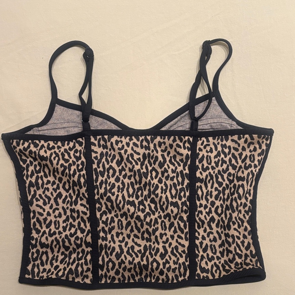 Leopard Print Crop Top - Picture 3 of 3